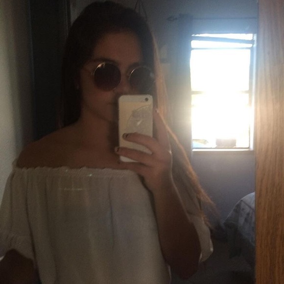 MEET YOUR POSHER - Picture 4 of 8